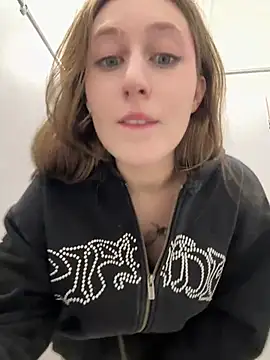 FroggyAnna online show from 07/07/26, 03:26
