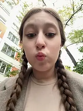 FroggyAnna online show from 10/10/25, 02:07