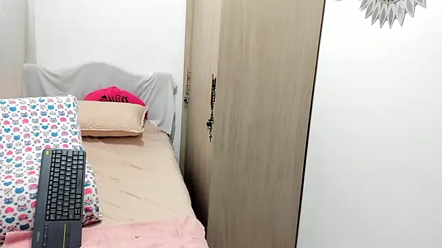 Isbettyche online show from 11/06/25, 12:14