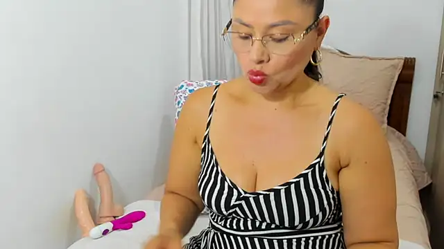 Snapshot of Isbettyche chatting on 09/26/25, 03:46 Isbettyche online show from 09/26/25, 03:46