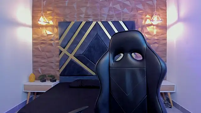 Alana cox  online show from 12/04/25, 11:26