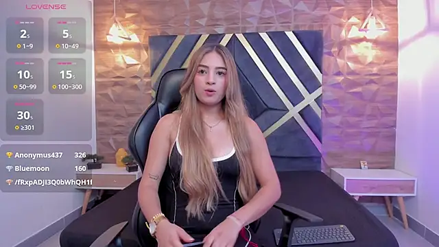 Alana cox  online show from 11/28/25, 11:27