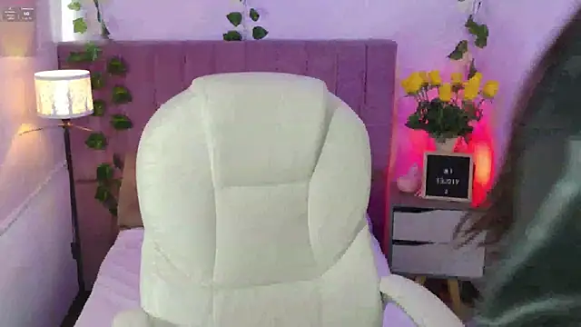 VioletBlacke  online show from 12/05/25, 02:04