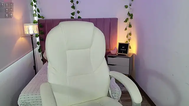 VioletBlacke  online show from 12/22/25, 02:50