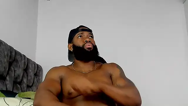 Snapshot of james_musclebbc chatting on 10/08/25, 04:51 james musclebbc online show from 10/08/25, 04:51