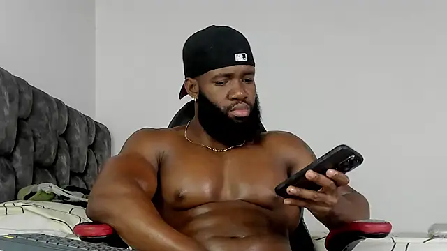 Snapshot of james_musclebbc chatting on 09/14/25, 07:25 james musclebbc online show from 09/14/25, 07:25