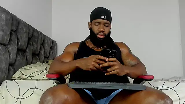 Snapshot of james_musclebbc chatting on 10/01/25, 12:09 james musclebbc online show from 10/01/25, 12:09