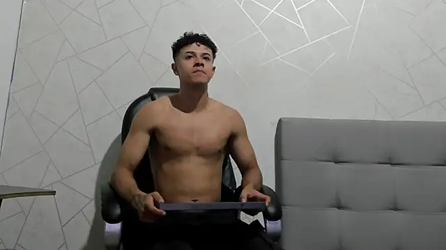 Snapshot of Alex_Colton7 chatting on 10/26/25, 02:12 Alex Colton7 online show from 10/26/25, 02:12