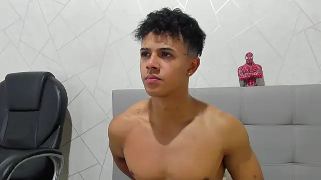 Snapshot of Alex_Colton7 chatting on 09/21/25, 03:55 Alex Colton7 online show from 09/21/25, 03:55