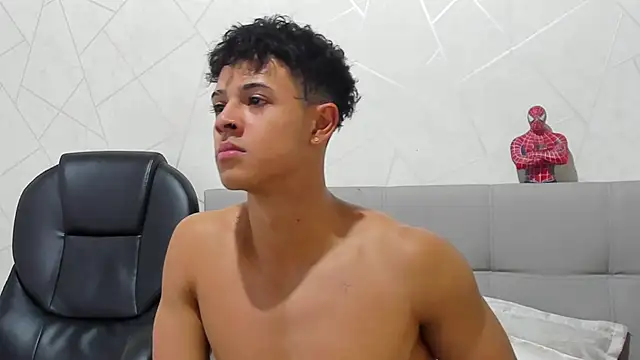 Snapshot of Alex_Colton7 chatting on 09/25/25, 03:34 Alex Colton7 online show from 09/25/25, 03:34