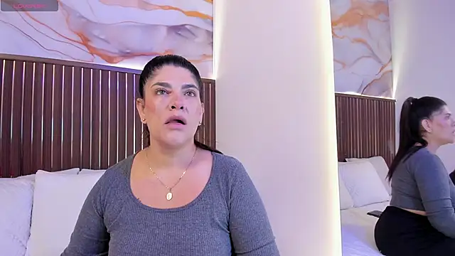 Roxie-NS online show from 10/10/25, 11:44