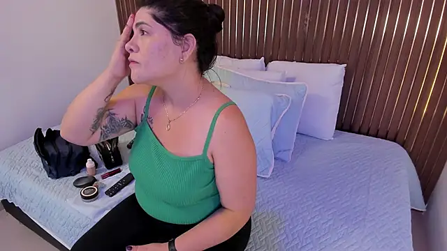 Roxie-NS online show from 12/02/25, 11:45