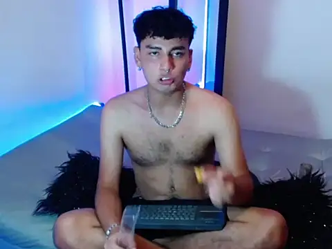 Snapshot of Valentin_peach chatting on 09/13/25, 12:54 Valentin peach online show from 09/13/25, 12:54