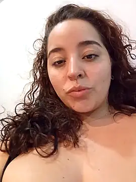 Snapshot of LoanaSantos chatting on 09/23/25, 04:08 LoanaSantos online show from 09/23/25, 04:08