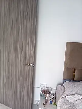 LoanaSantos online show from 04/11/26, 09:07