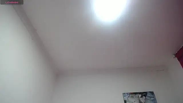 Snapshot of PamelaMartini chatting on 12/17/25, 09:47 PamelaMartini online show from 12/17/25, 09:47