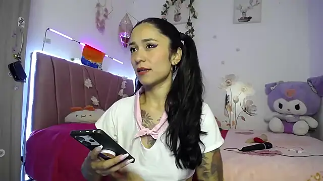 Liahdiaz  online show from 04/10/26, 02:24