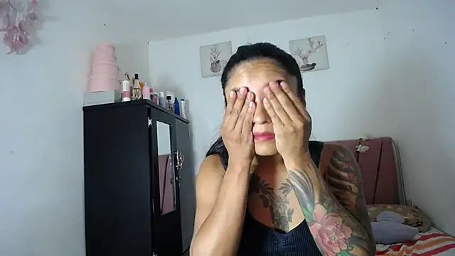 Snapshot of Liahdiaz_ chatting on 07/03/26, 02:45 Liahdiaz online show from 07/03/26, 02:45