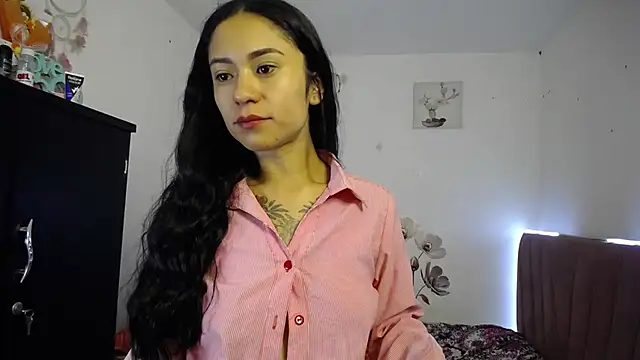 Snapshot of Liahdiaz_ chatting on 07/16/26, 01:41 Liahdiaz online show from 07/16/26, 01:41