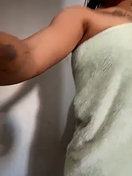 Liahdiaz  online show from 11/12/25, 12:31