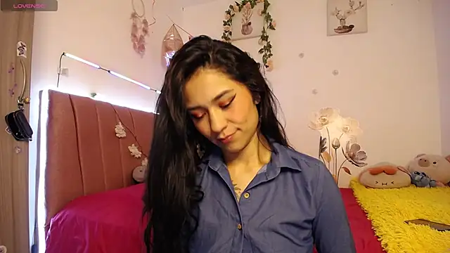 Liahdiaz  online show from 04/05/26, 04:24