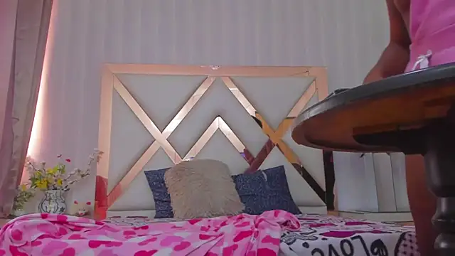 LicyEvans1 online show from 12/04/25, 07:02