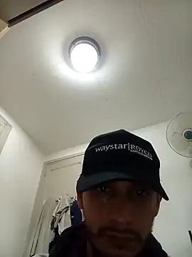 Juandavidbolivar online show from 11/08/25, 12:14