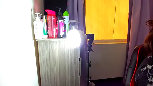 Luna Analya online show from 04/24/26, 01:35