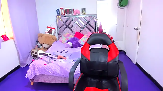 Luna Analya online show from 04/15/26, 04:22