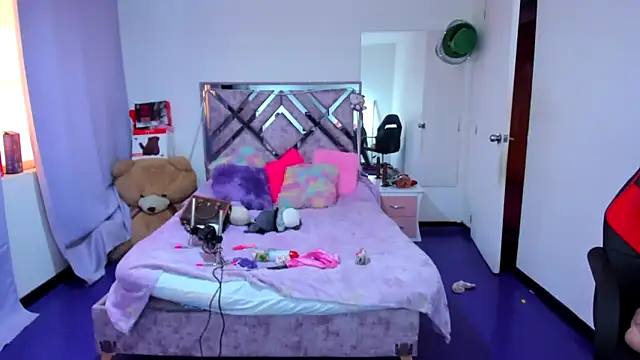 Luna Analya online show from 04/07/26, 01:57