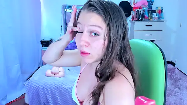 Snapshot of Luna_Analya chatting on 11/22/25, 07:02 Luna Analya online show from 11/22/25, 07:02