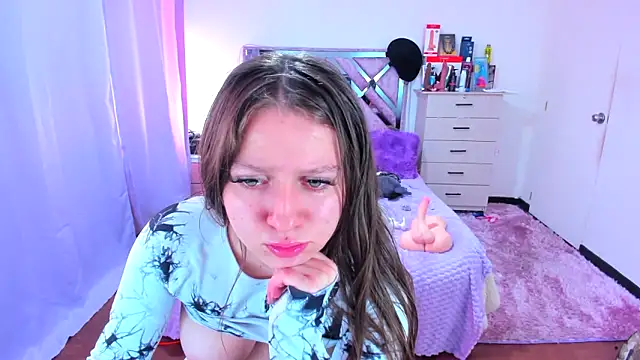 Snapshot of Luna_Analya chatting on 11/08/25, 01:25 Luna Analya online show from 11/08/25, 01:25