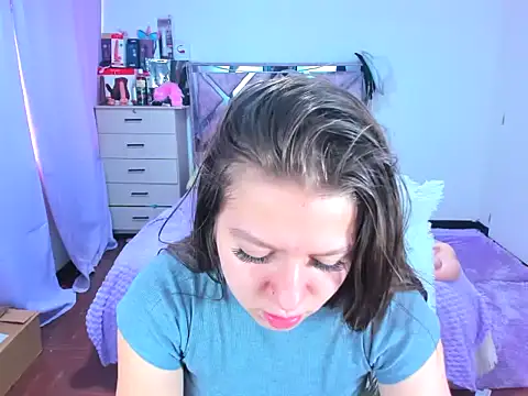 Snapshot of Luna_Analya chatting on 10/18/25, 02:52 Luna Analya online show from 10/18/25, 02:52