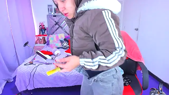 Luna Analya online show from 02/17/26, 02:03