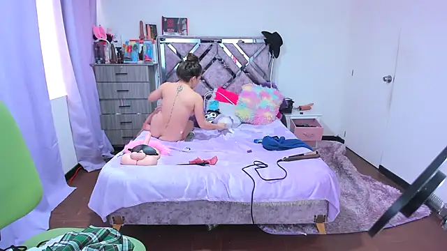 Snapshot of Luna_Analya chatting on 11/26/25, 06:30 Luna Analya online show from 11/26/25, 06:30