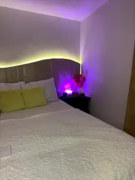 Vicky Saidi online show from 12/20/25, 10:29