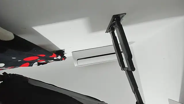 Rihanna hotx online show from 11/27/25, 12:22