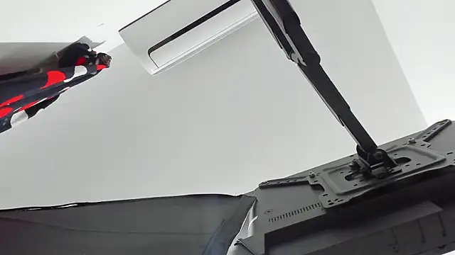 Rihanna hotx online show from 11/26/25, 12:54