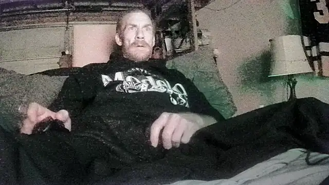 Snapshot of Tiggitytomociti chatting on 12/14/25, 12:00 Tiggitytomociti online show from 12/14/25, 12:00