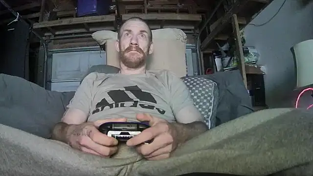 Snapshot of Tiggitytomociti chatting on 02/15/26, 11:53 Tiggitytomociti online show from 02/15/26, 11:53