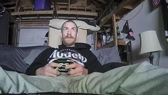 Snapshot of Tiggitytomociti chatting on 02/19/26, 08:00 Tiggitytomociti online show from 02/19/26, 08:00