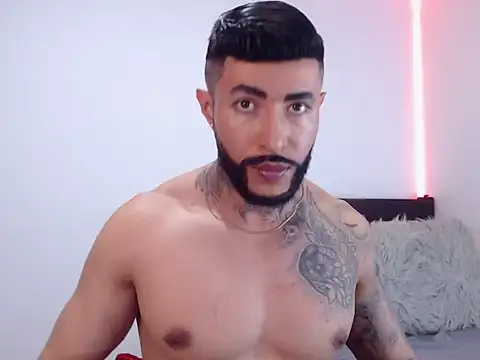 andrea de lucaa online show from 10/23/25, 03:49