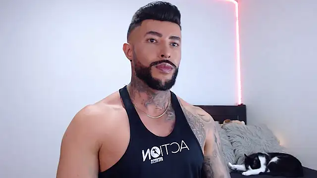 andrea de lucaa online show from 09/18/25, 03:53