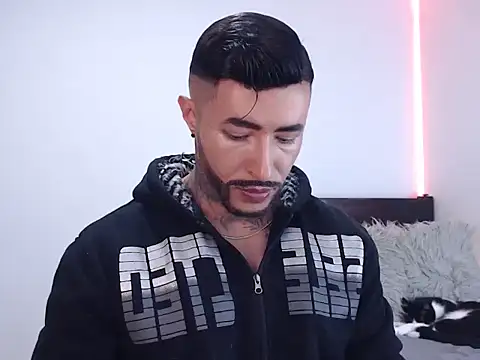 andrea de lucaa online show from 11/22/25, 04:11