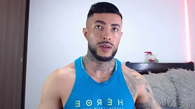 andrea de lucaa online show from 12/14/25, 04:29