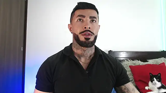 Snapshot of andrea_de_lucaa chatting on 04/10/26, 03:57 andrea de lucaa online show from 04/10/26, 03:57