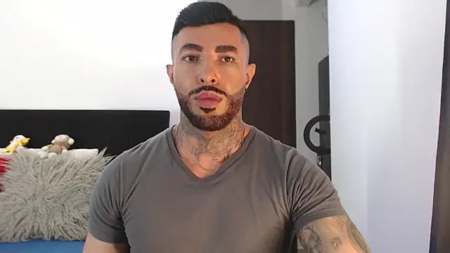 Snapshot of andrea_de_lucaa chatting on 05/12/26, 04:09 andrea de lucaa online show from 05/12/26, 04:09