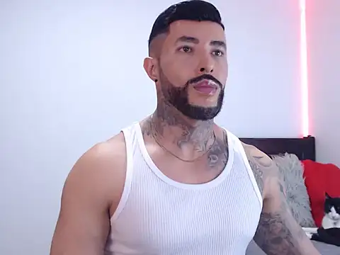 andrea de lucaa online show from 11/15/25, 03:32