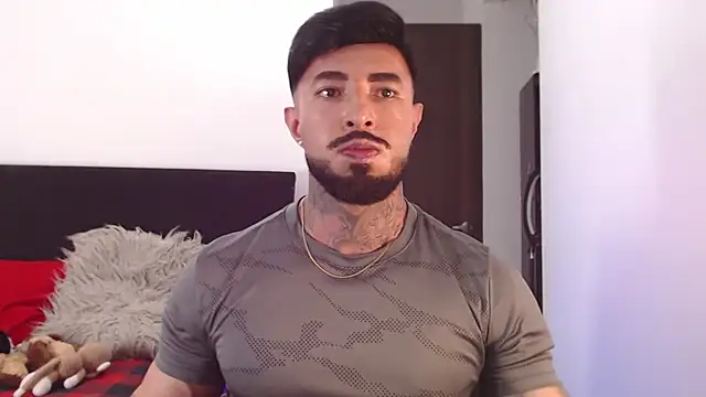 Snapshot of andrea_de_lucaa chatting on 06/25/26, 04:21 andrea de lucaa online show from 06/25/26, 04:21