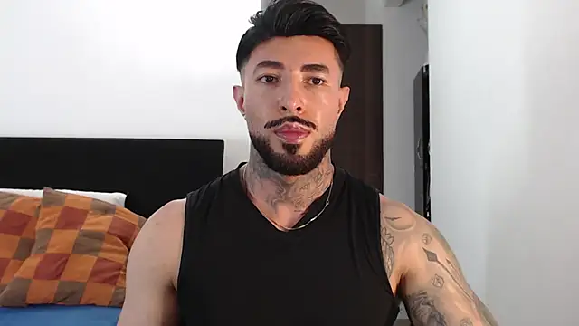 Snapshot of andrea_de_lucaa chatting on 07/08/26, 03:51 andrea de lucaa online show from 07/08/26, 03:51